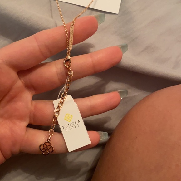 Kendra Scott Rose Gold Ever Necklce with Peridot Illusion Stone - Picture 5 of 5